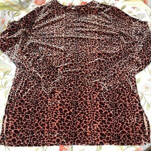 Sag Harbor Leopard Crushed Velvet Long Sleeve Top
